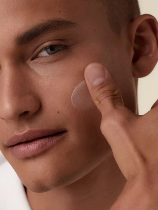 Shiseido Urban Environment Oil-Free SPF 42 Sunscreen For Men 7 Shiseido Urban Environment Oil-Free SPF 42 Sunscreen For Men - Image 5