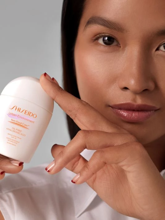 Shiseido Urban Environment Oil-Free Sunscreen SPF 42 9 Shiseido Urban Environment Oil-Free Sunscreen SPF 42 - Image 7